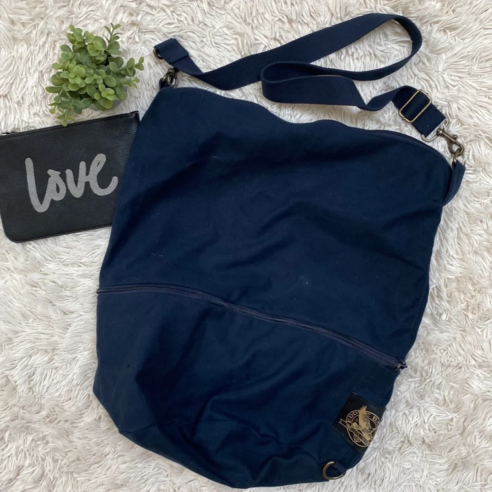 🎉HP🎉 Eddie Bauer Convertible Duffle Bag 💗 Navy & Tan